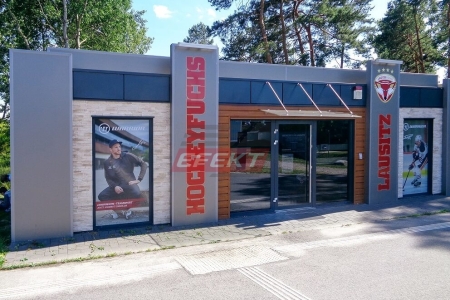 8a-Portable-Changing-Room